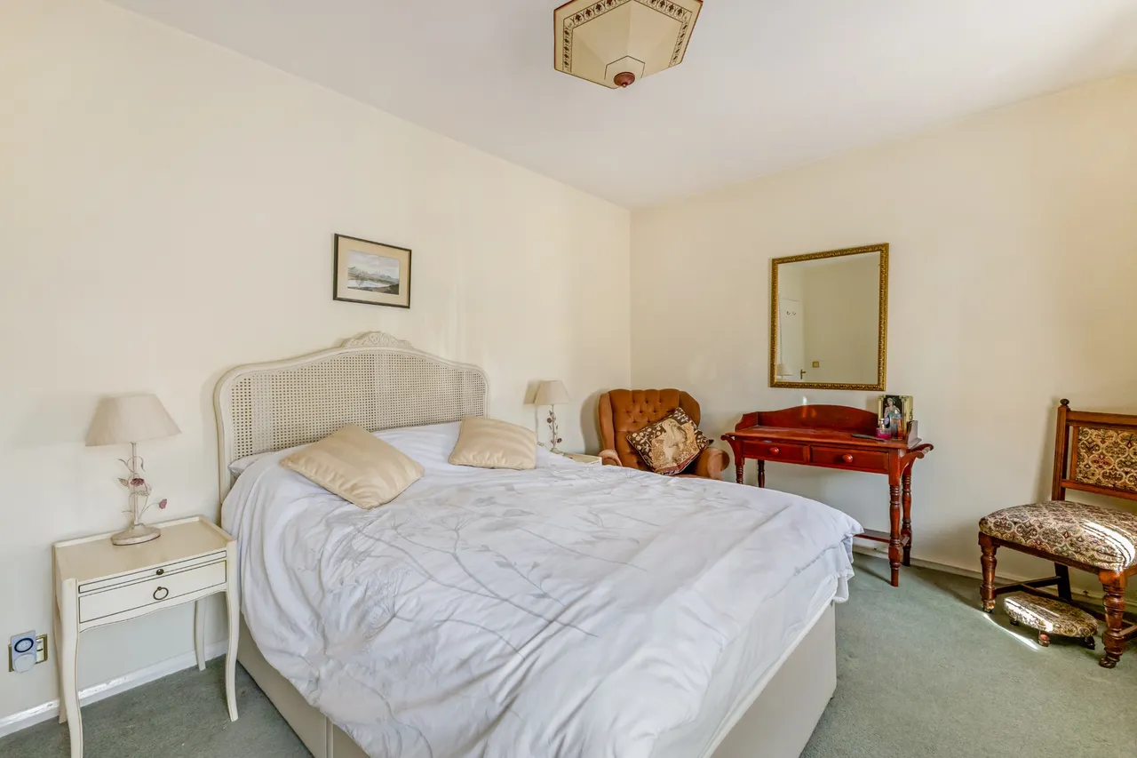 Egham, Surrey, TW20 9SQ, photo 18