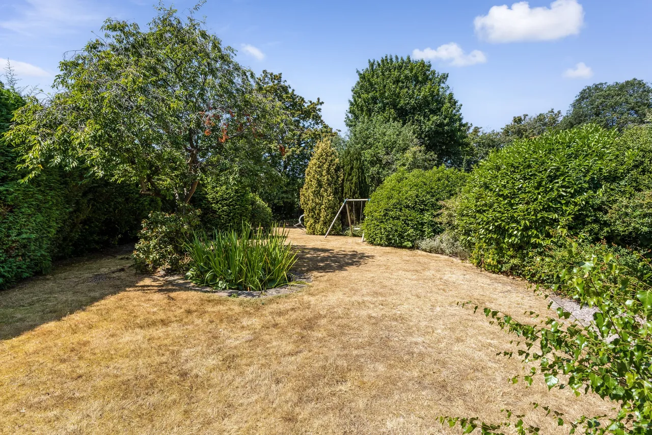 Egham, Surrey, TW20 9SQ, photo 25