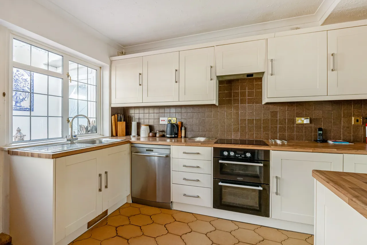 Egham, Surrey, TW20 9SQ, photo 12