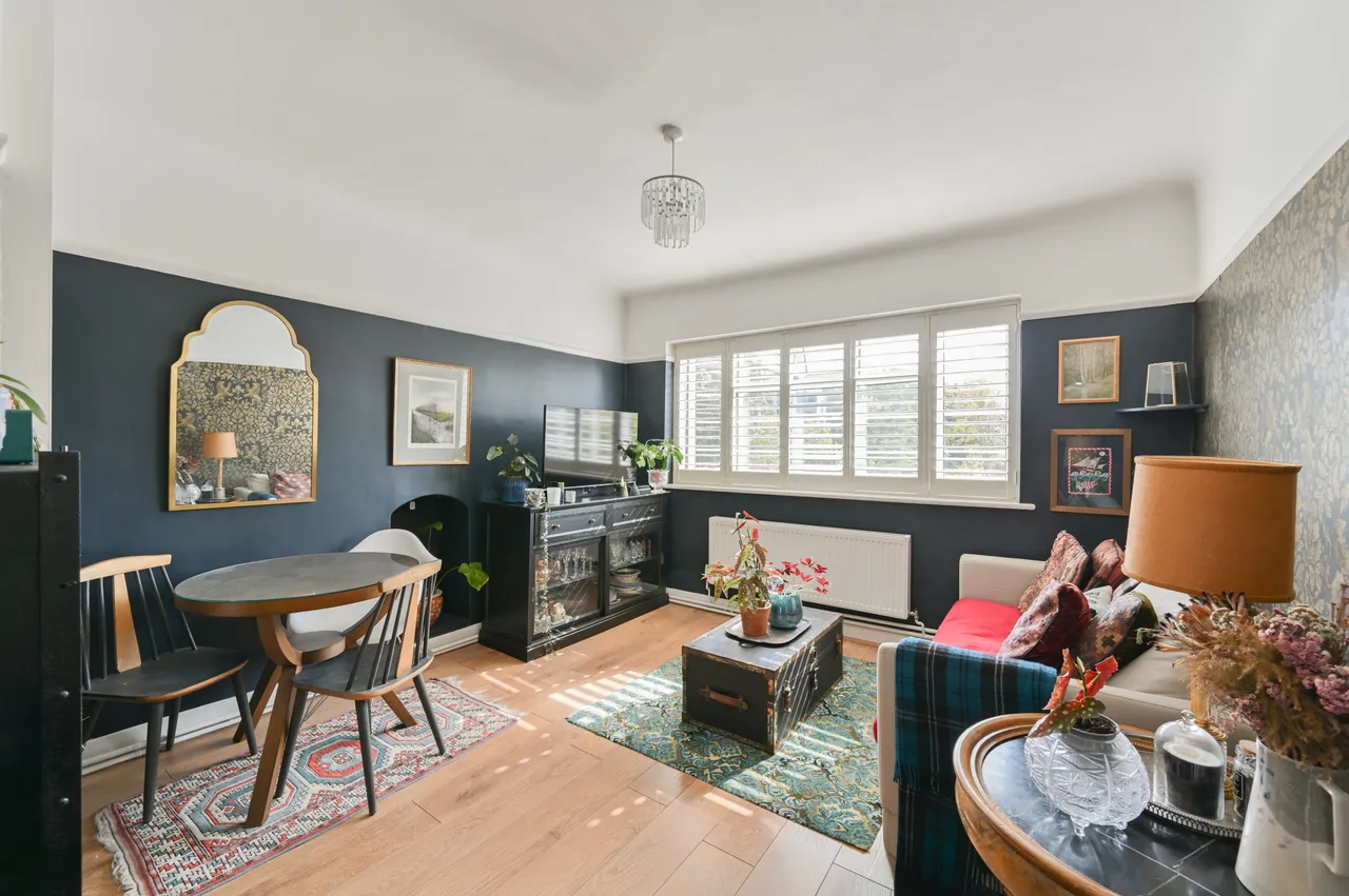70 Cameford Court, New Park Road, London, photo 2