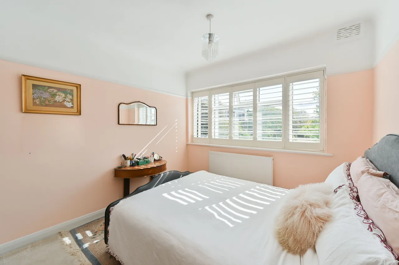 70 Cameford Court, New Park Road, London, photo 8