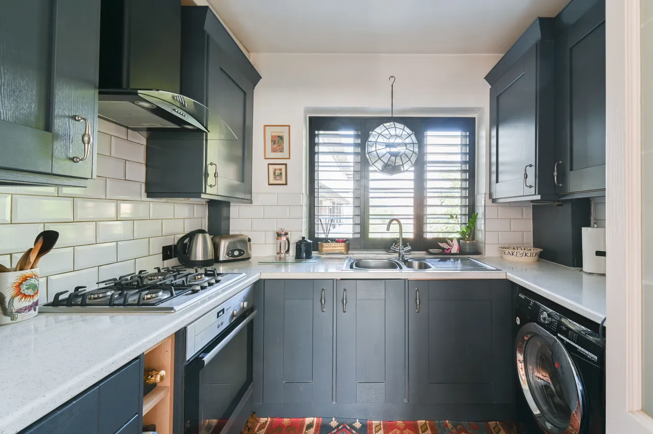 70 Cameford Court, New Park Road, London, photo 6