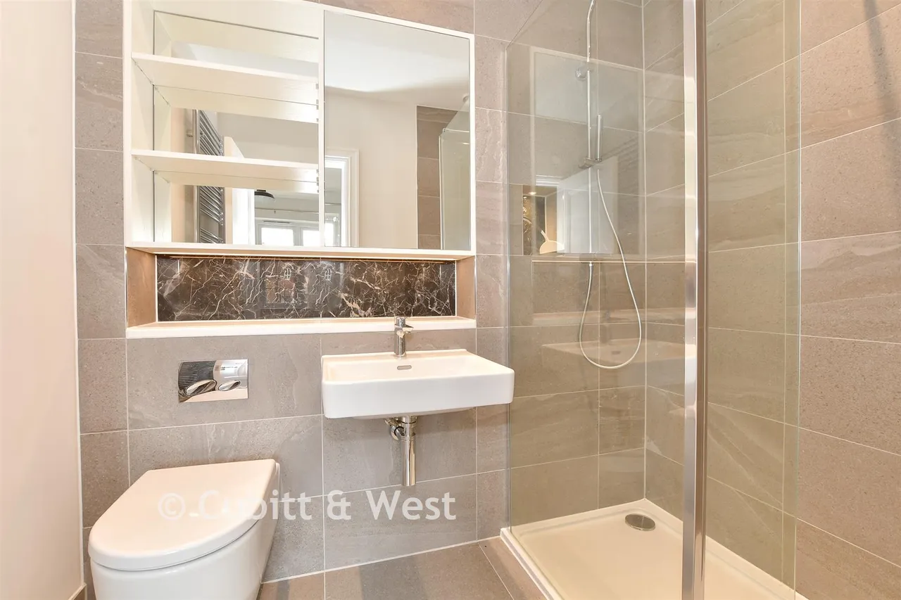 Taverner Square, Cranleigh, GU6, photo 10