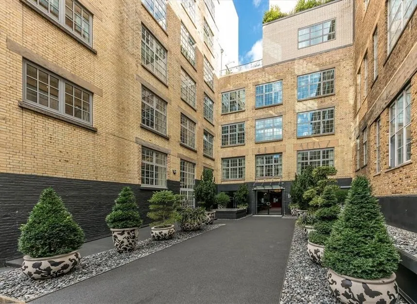3 bed flat for sale — Marshall Street, Soho, W1F
