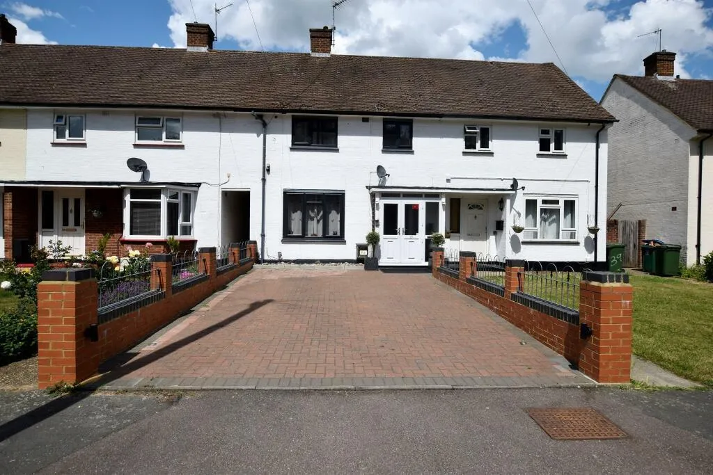 3 bed house for sale — Valley Rise, Watford