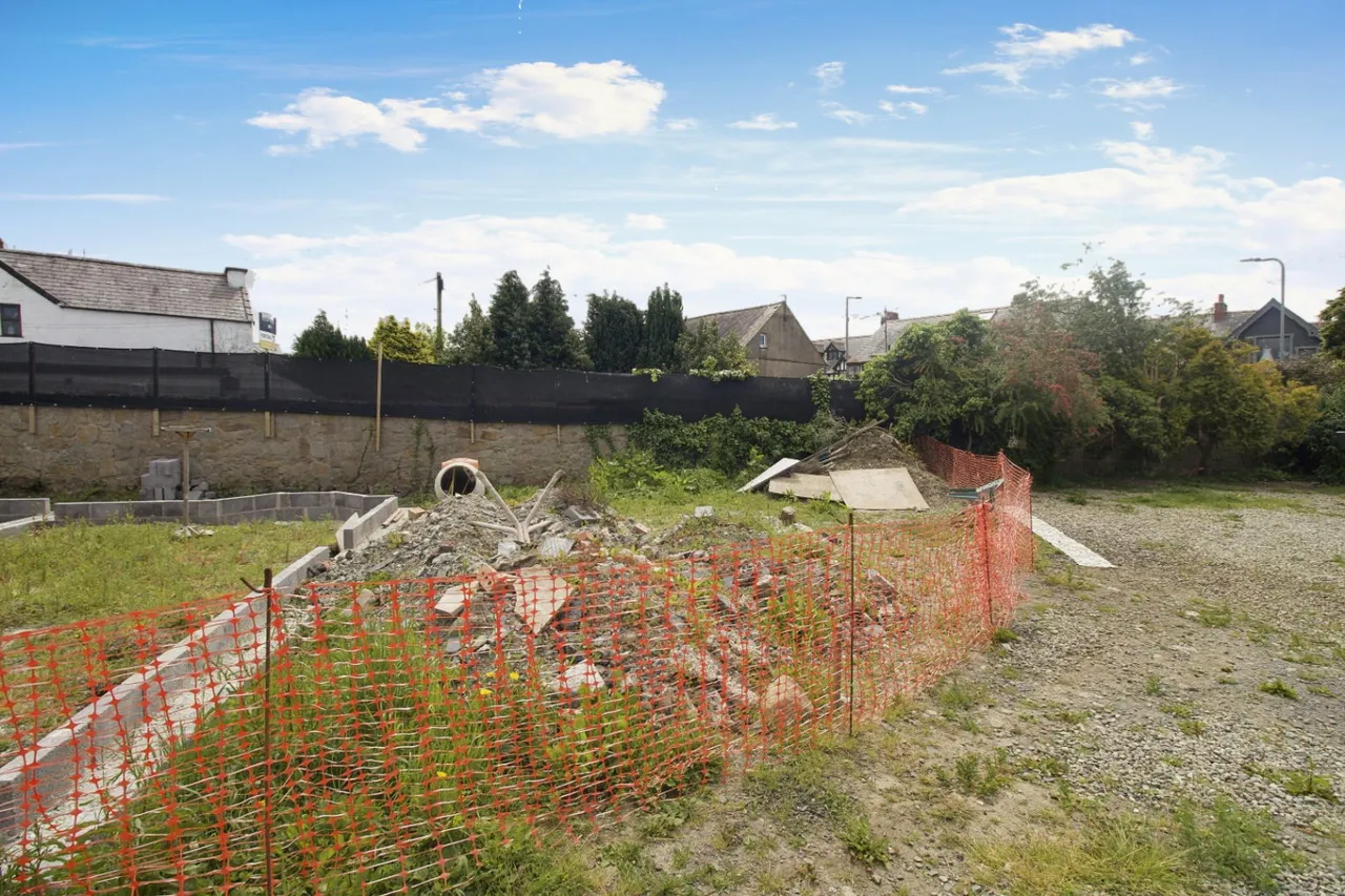 Ffordd Penmynydd, Llanfairpwllgwyngyll, LL61, photo 5