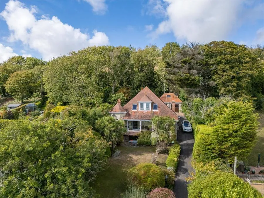 3 bed house for sale, Whitwell Road, Ventnor, PO38