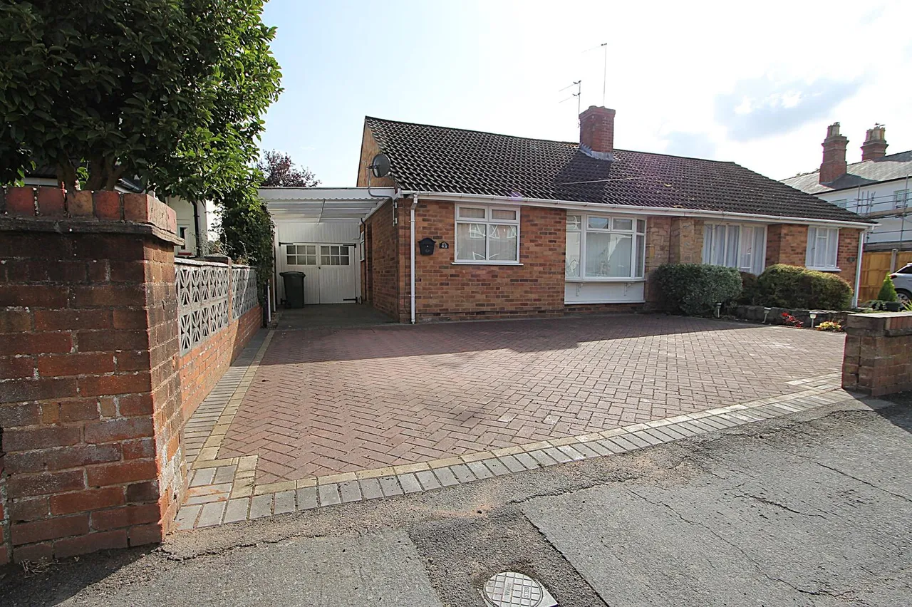 2 bed house for sale — Batham Road, Kidderminster