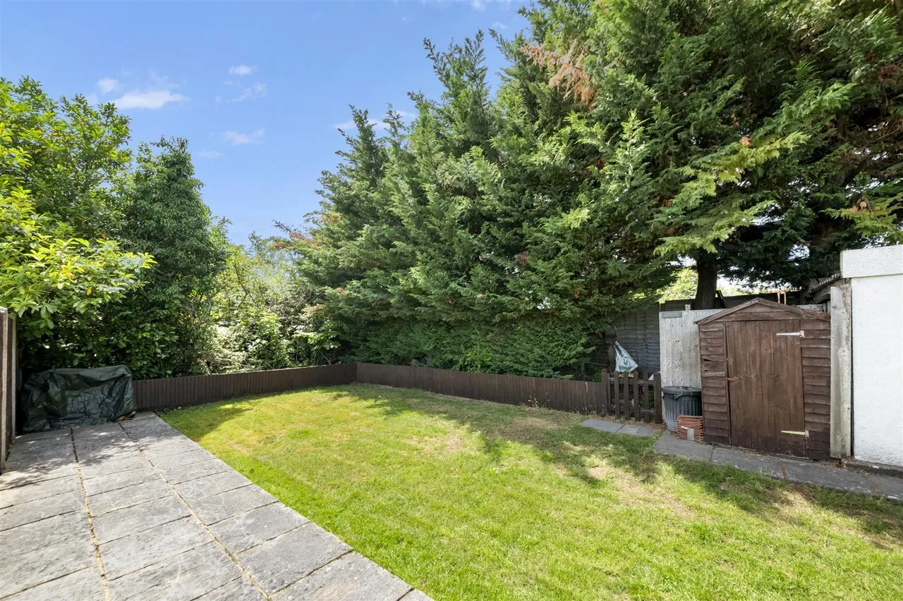 Herlwyn Avenue, Ruislip, photo 8