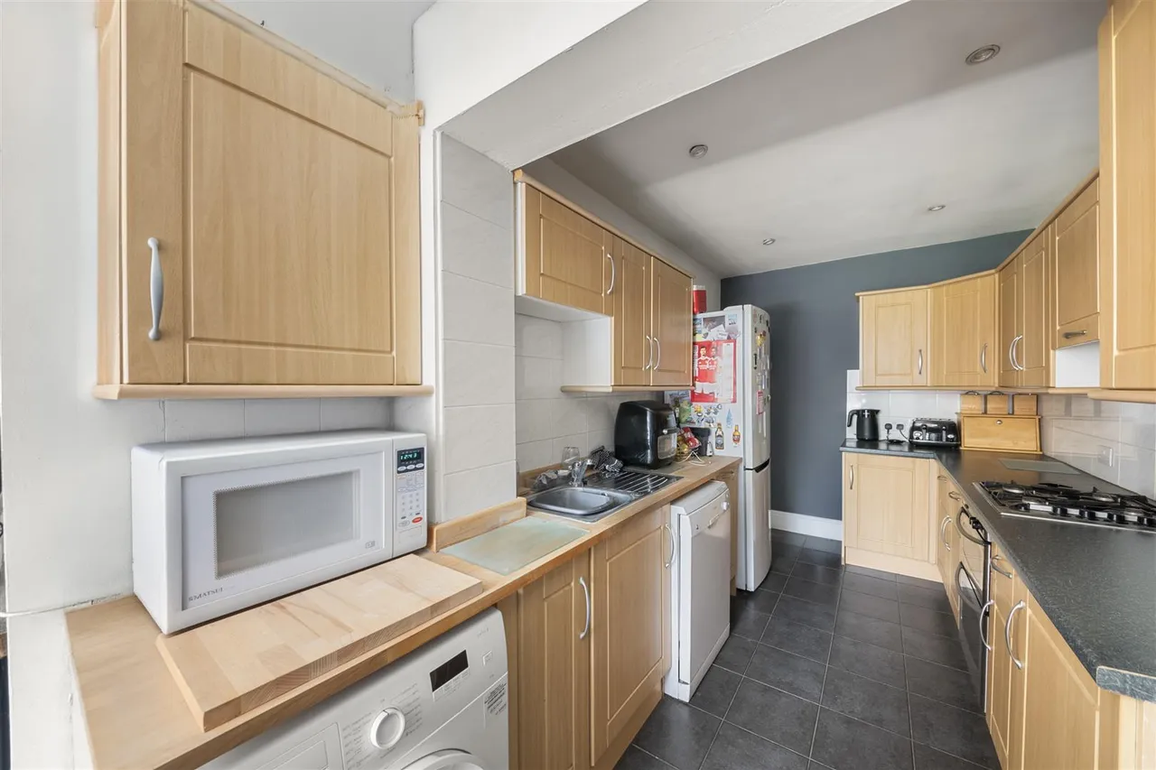 Herlwyn Avenue, Ruislip, photo 5