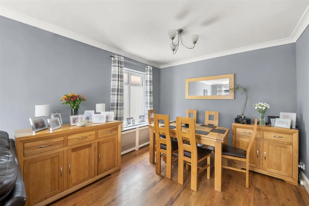 Herlwyn Avenue, Ruislip, photo 4