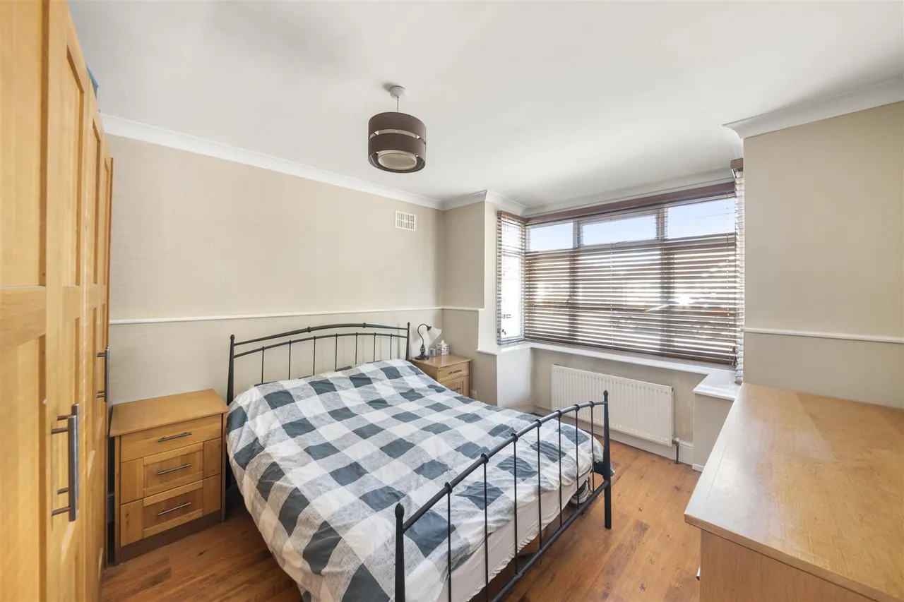 Herlwyn Avenue, Ruislip, photo 6