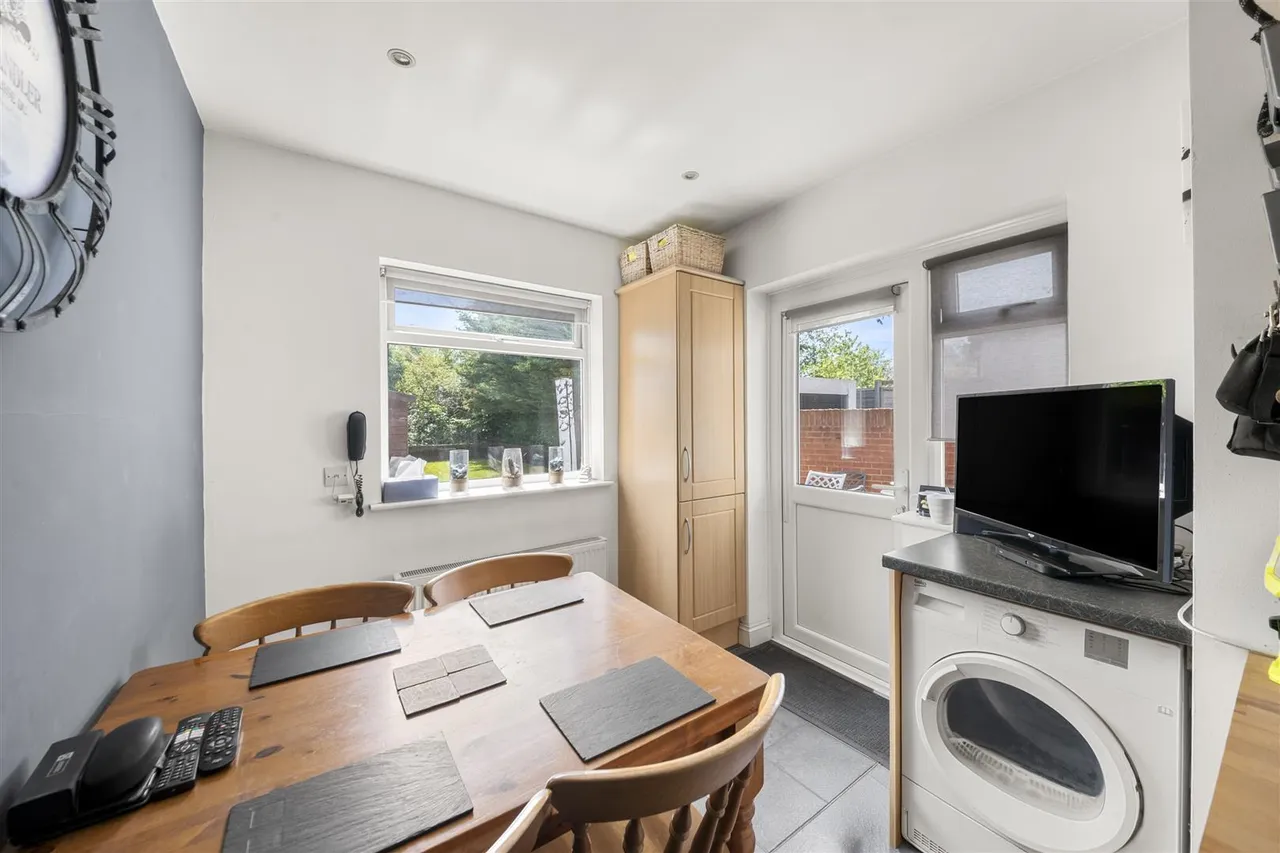 Herlwyn Avenue, Ruislip, photo 10