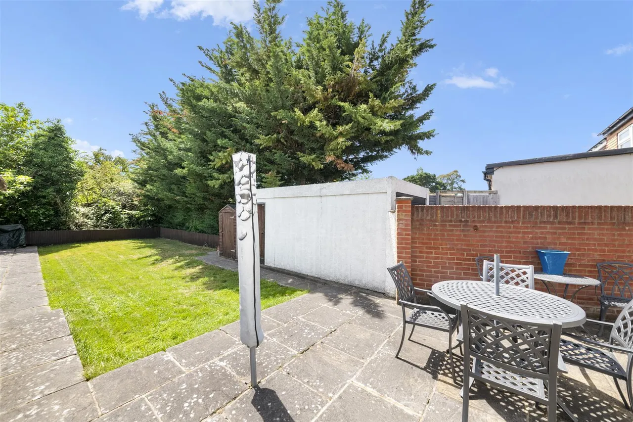 Herlwyn Avenue, Ruislip, photo 12