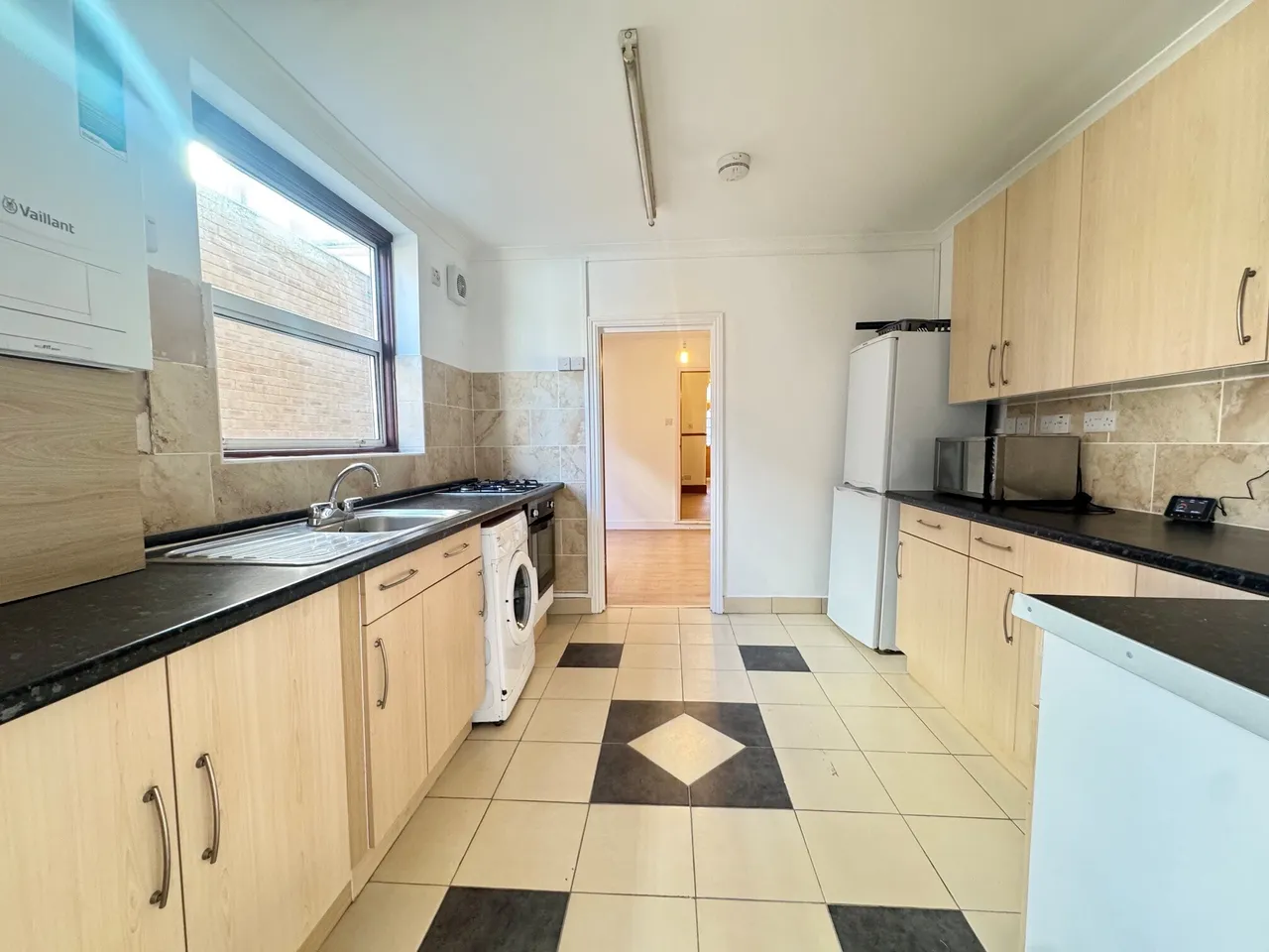 Gower Road, Forest Gate E7, photo 12