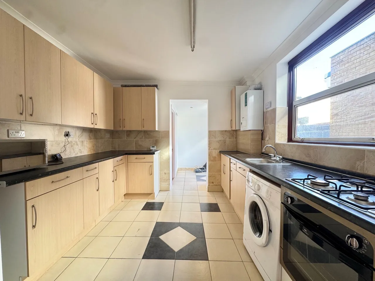 Gower Road, Forest Gate E7, photo 11