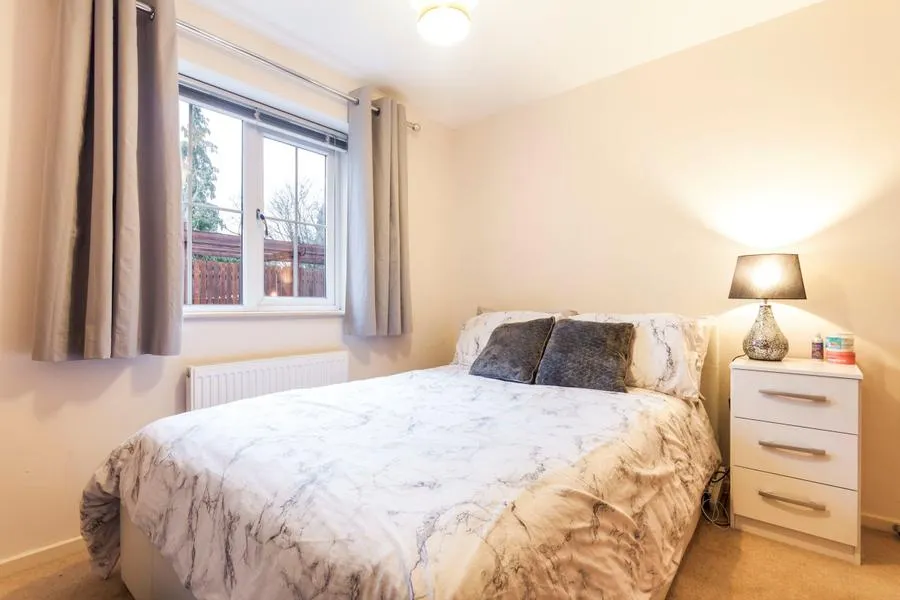 Godwin Close, Wokingham, RG41, photo 5