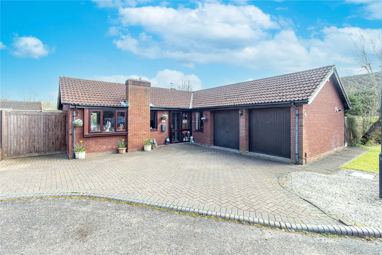3 bed house for sale — Eldersfield Close, Church Hill North, Redditch, Worcestershire, B98 9NG