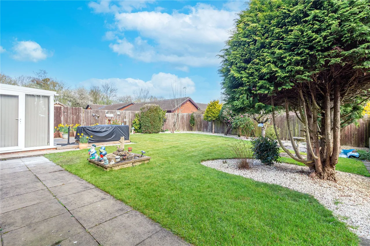 Eldersfield Close, Church Hill North, Redditch, Worcestershire, B98 9NG, photo 4