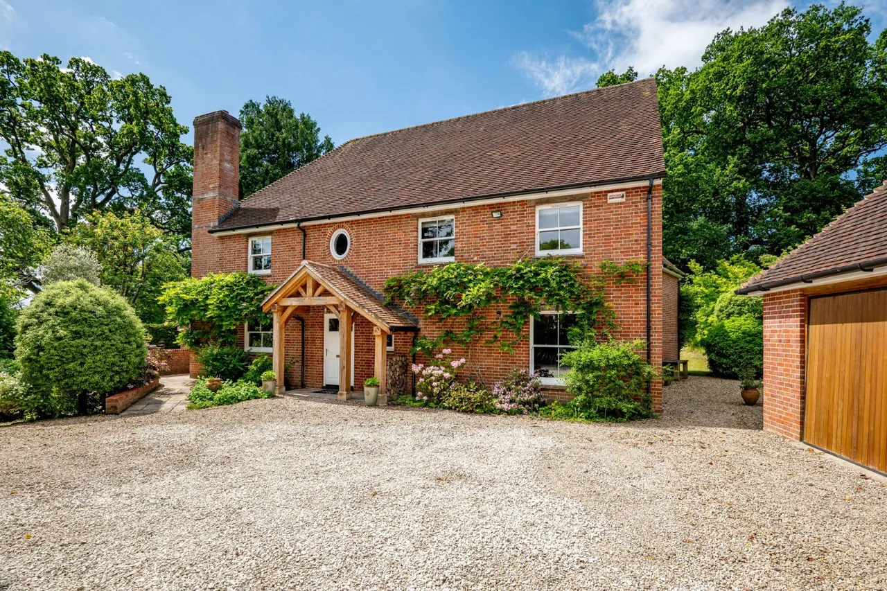 5 bed house for sale — Southampton Road, Alderbury, Salisbury, Wiltshire, SP5 3AG