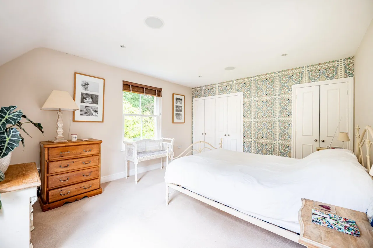 Southampton Road, Alderbury, Salisbury, Wiltshire, SP5 3AG, photo 9