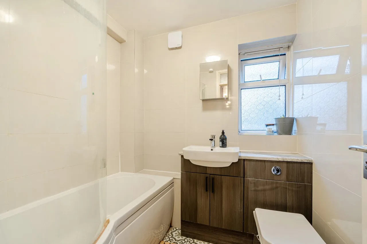Tovil Close, SE20, photo 5