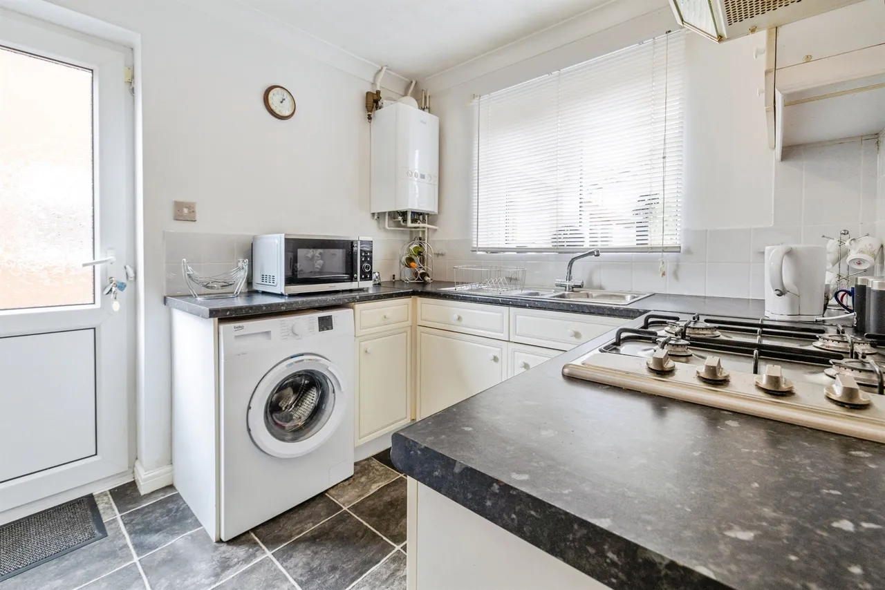 St. Andrews Close, Lincoln, LN5, photo 4