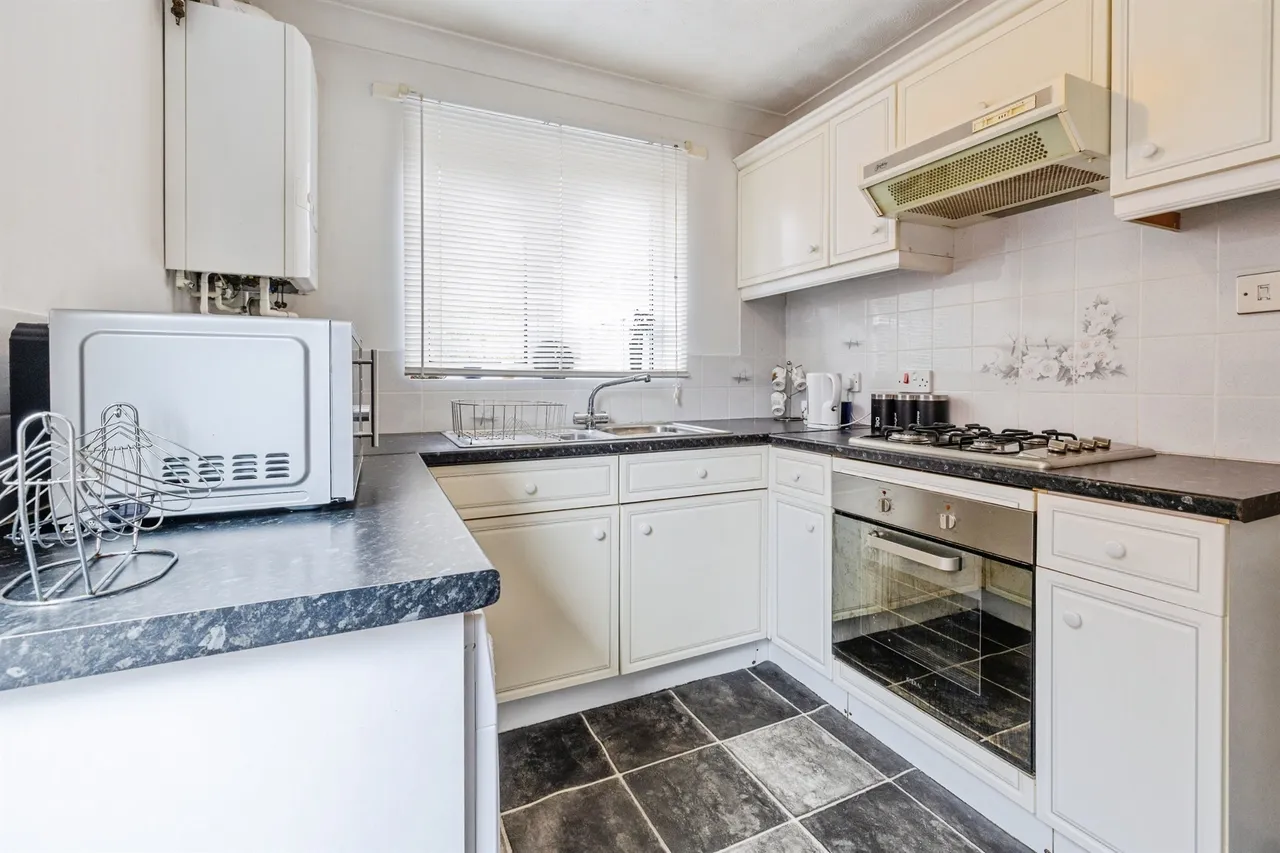 St. Andrews Close, Lincoln, LN5, photo 5