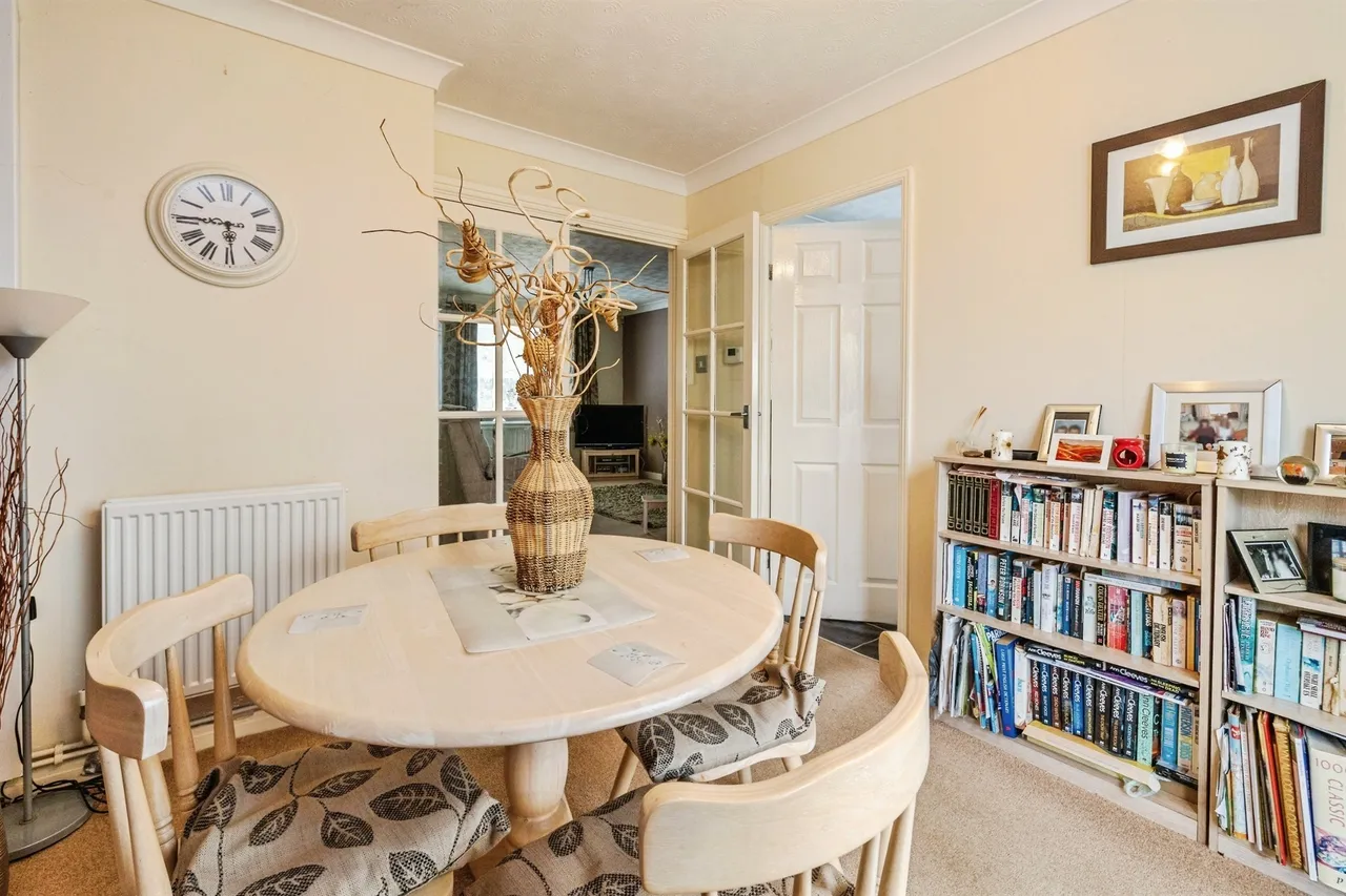 St. Andrews Close, Lincoln, LN5, photo 8