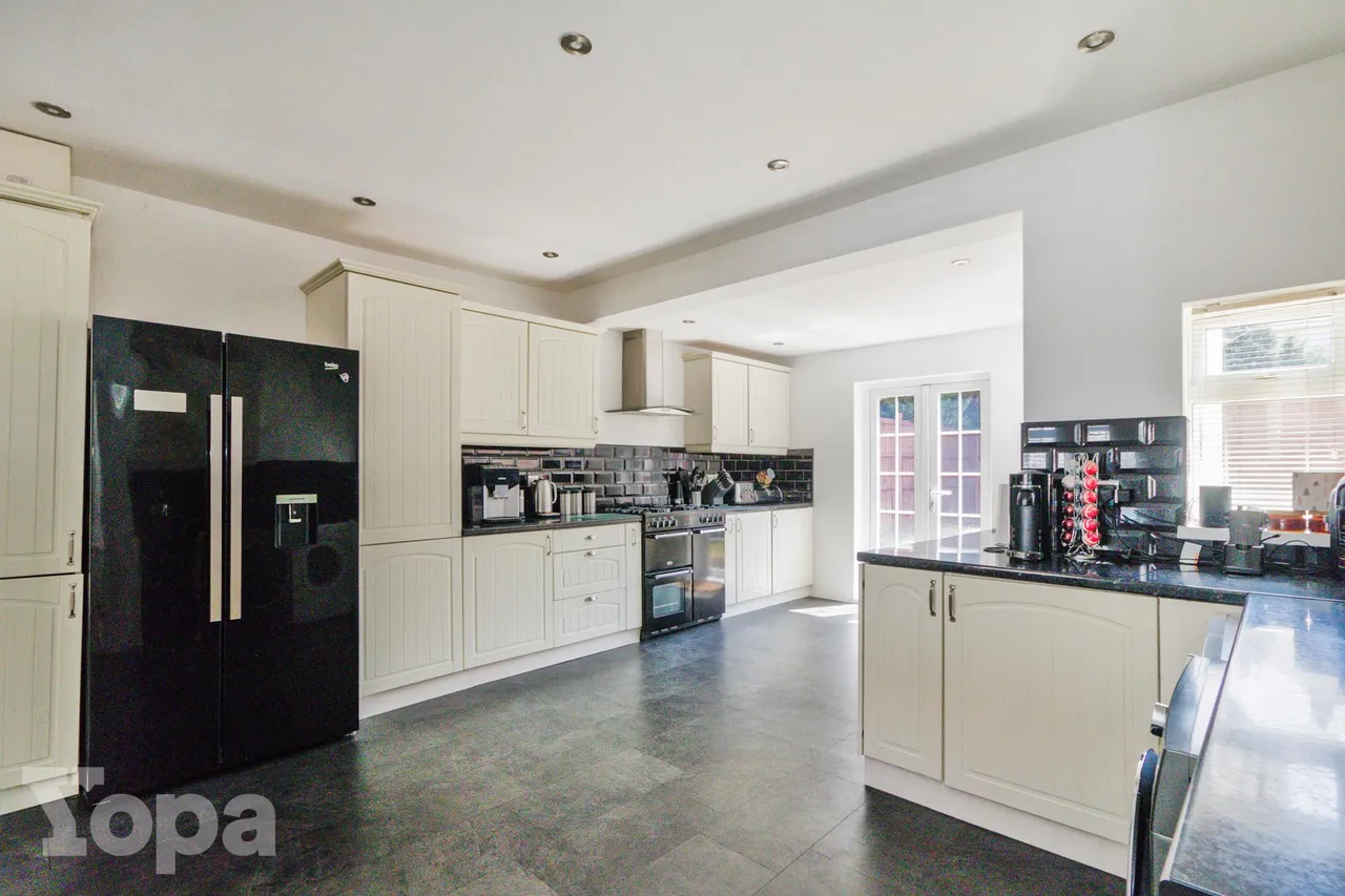Kings Drive, Gravesend, DA12, photo 3