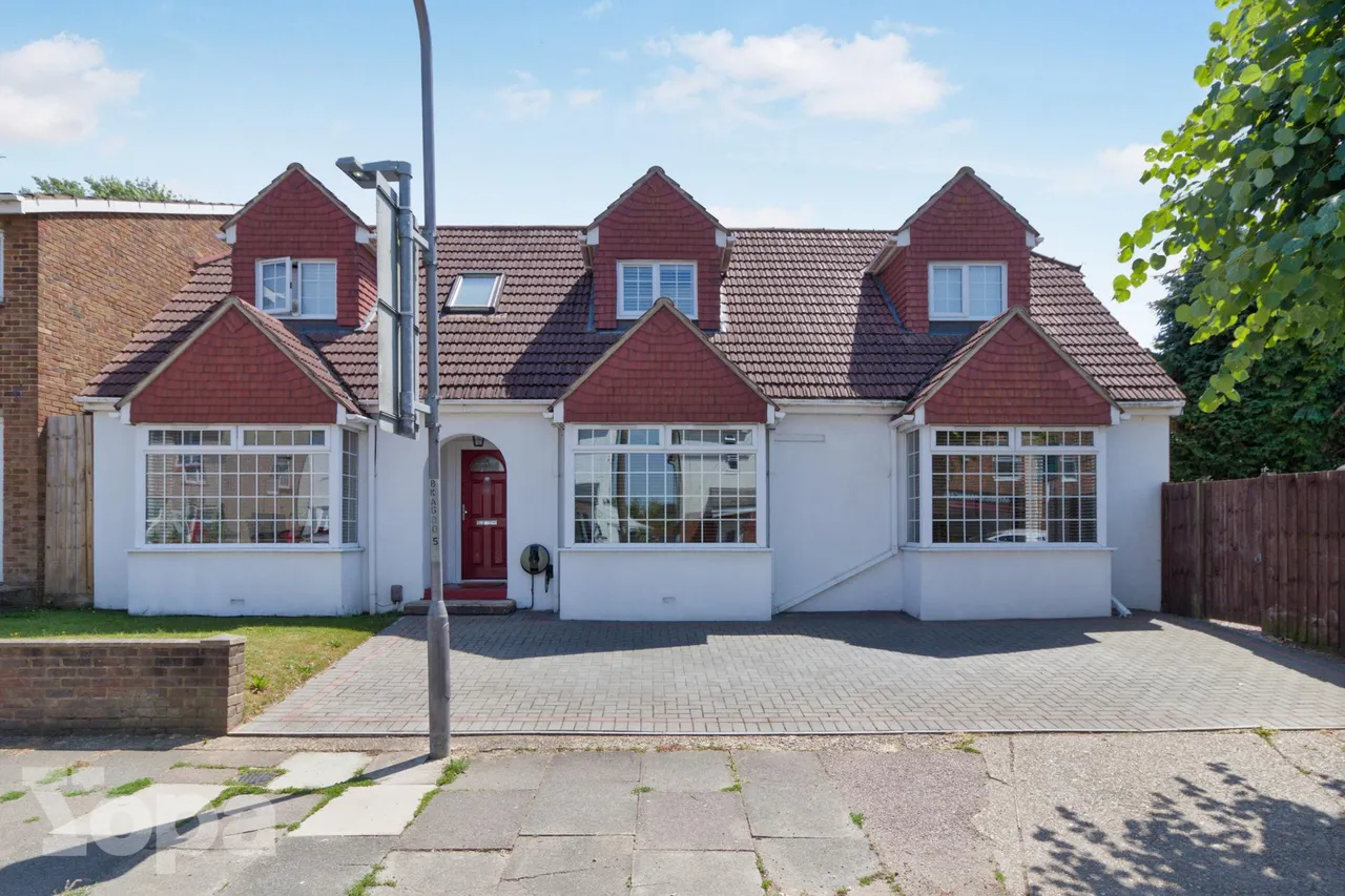 4 bed house for sale, Kings Drive, Gravesend, DA12