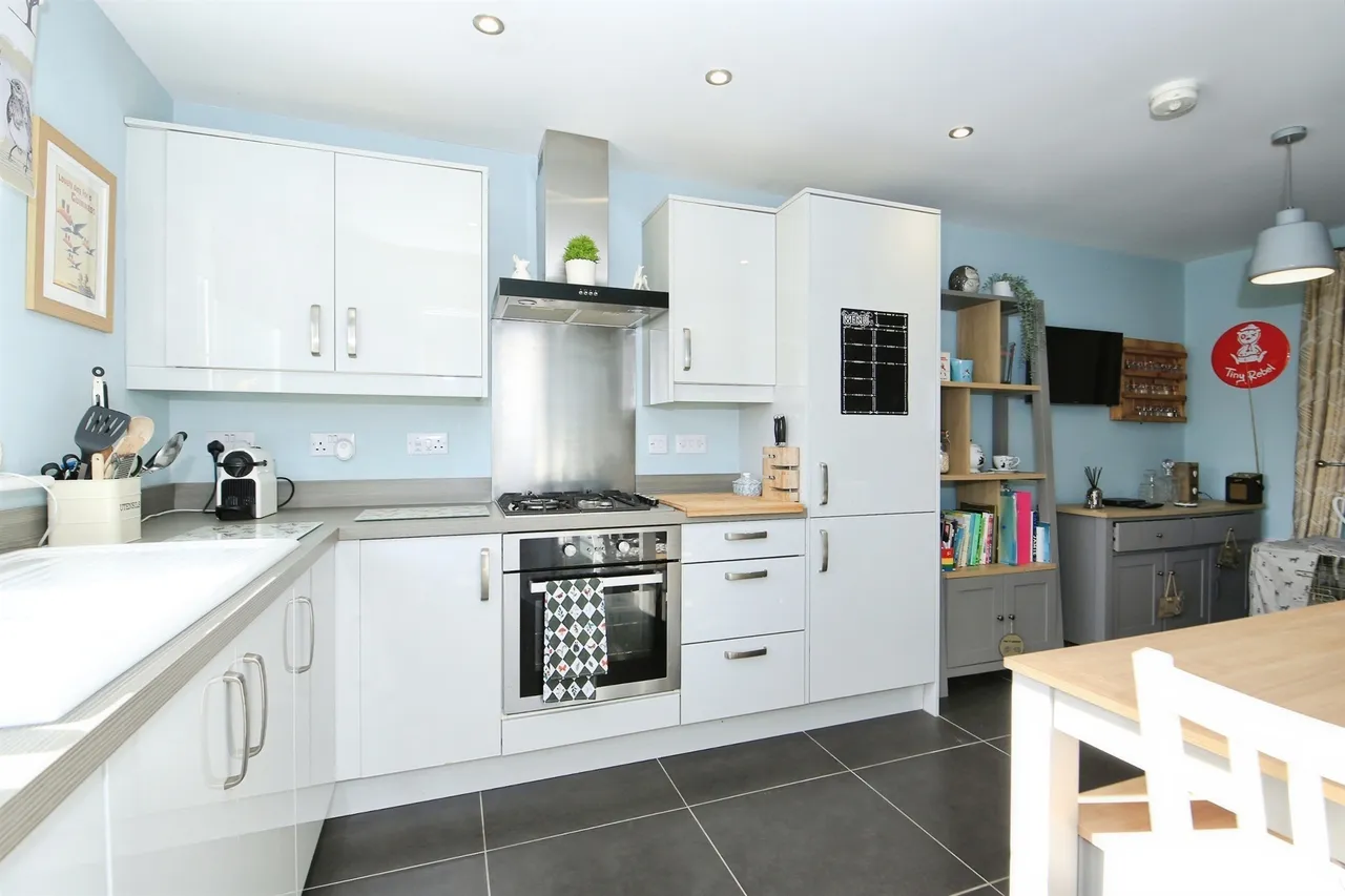 Constantine Drive, Peterborough, PE2, photo 2