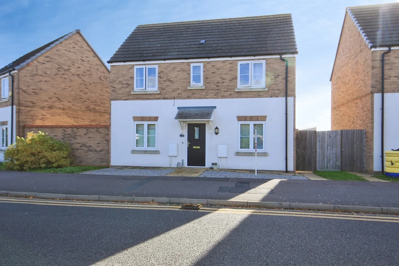 3 bed house for sale, Constantine Drive, Peterborough, PE2