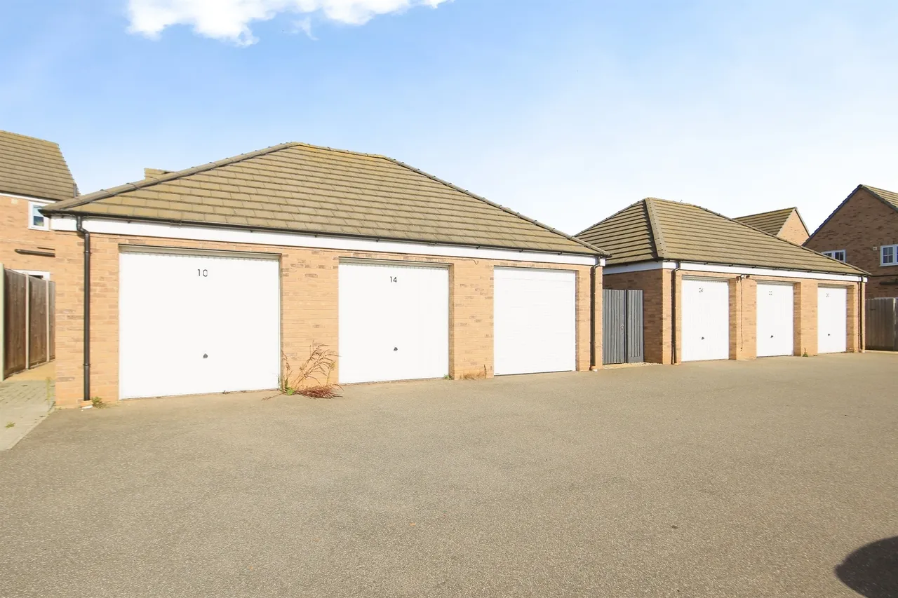 Constantine Drive, Peterborough, PE2, photo 13