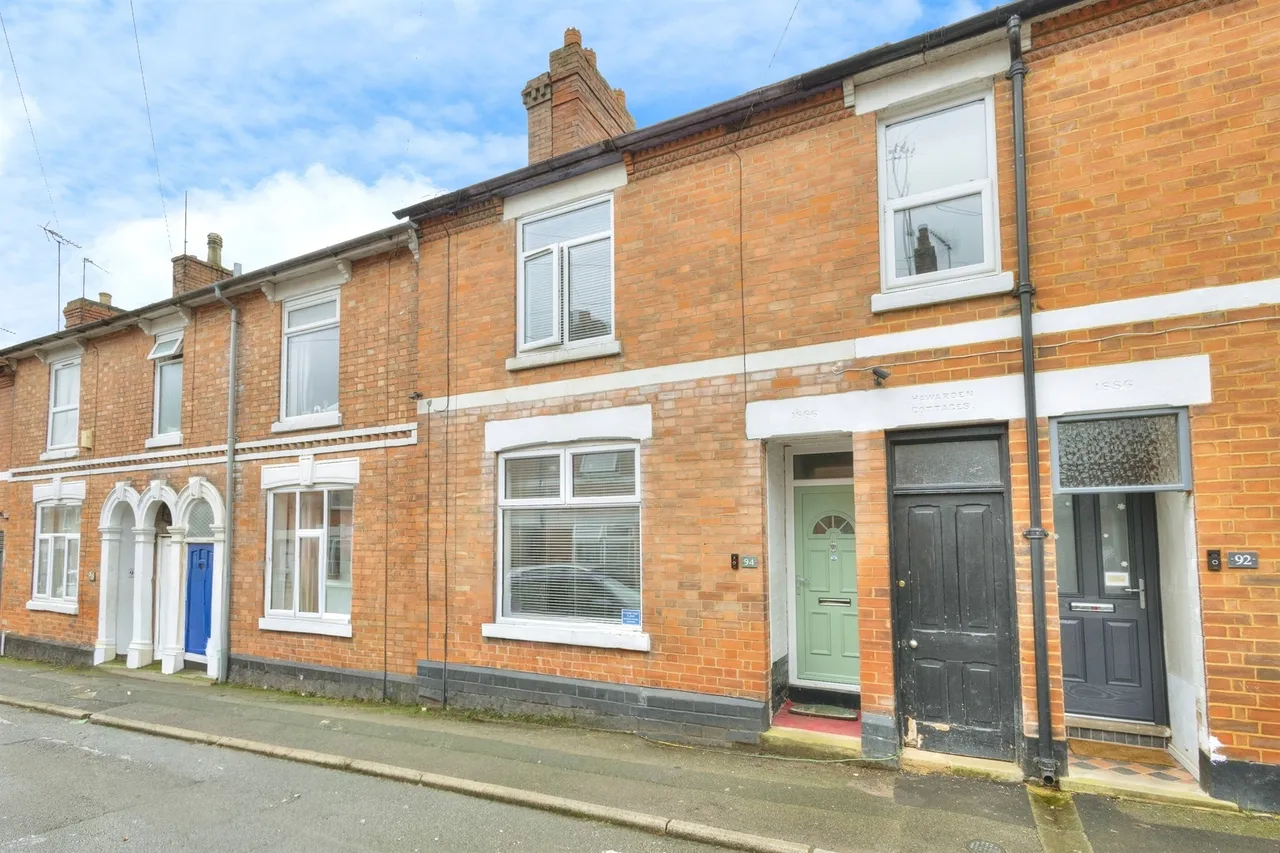 2 bed house for sale — Princes Street, Kettering