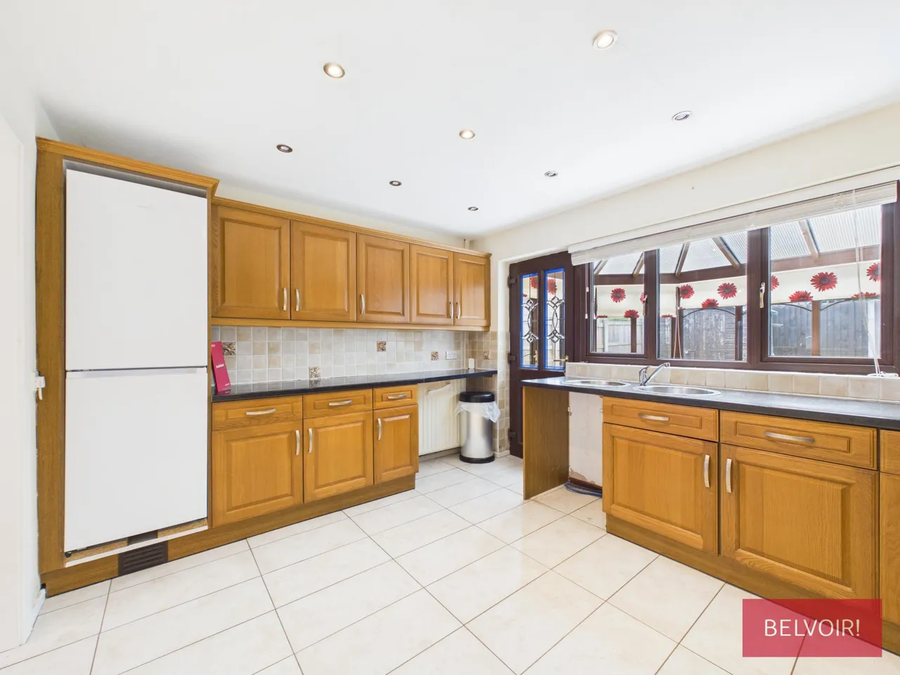 Woodside Court, Rhostyllen, LL14, photo 5