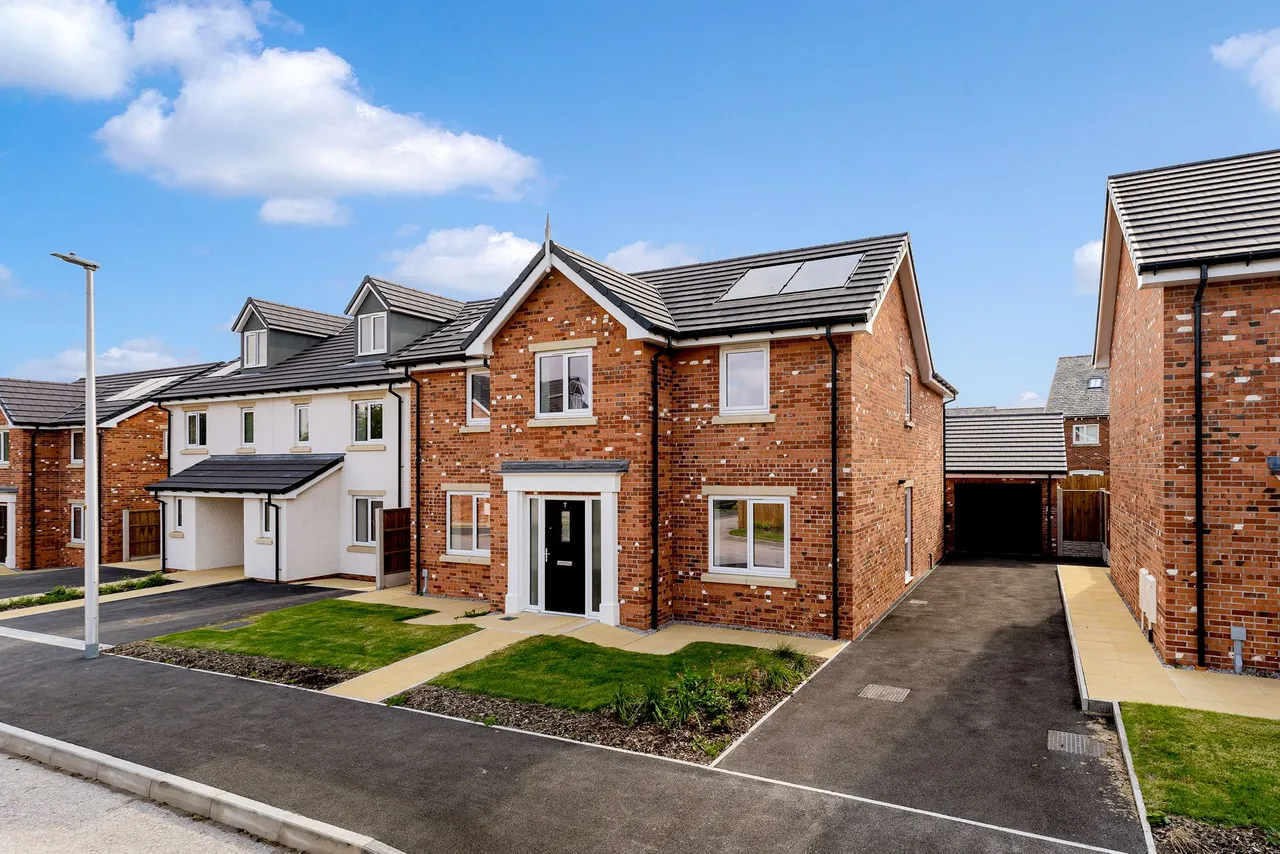 4 bed house for sale — Halis Court, Hale Village, Liverpool, Liverpool, L24 4BF