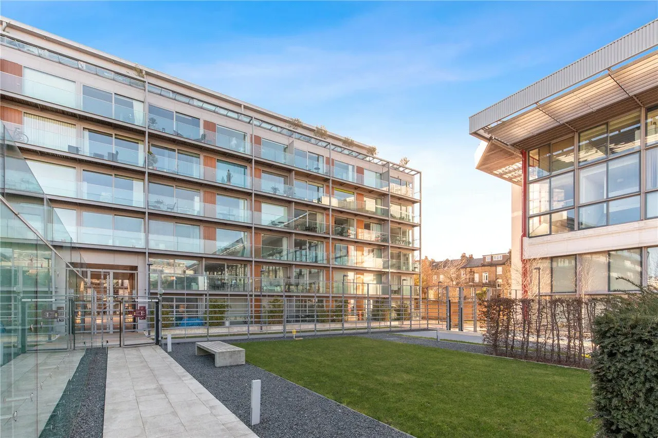 1 bed flat for sale, Highbury Stadium Square, London, N5