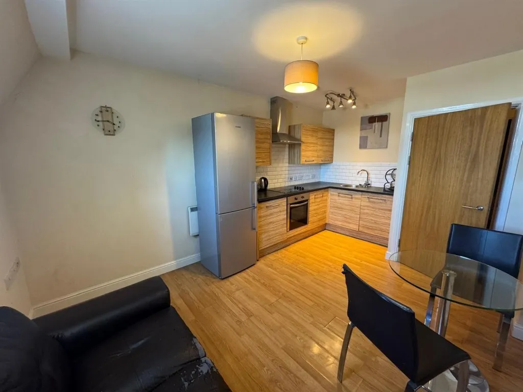 Godwin Street, Bradford, BD1, photo 5