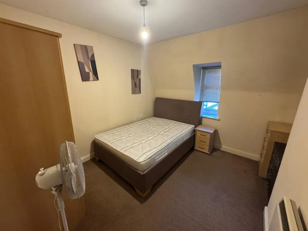 Godwin Street, Bradford, BD1, photo 6