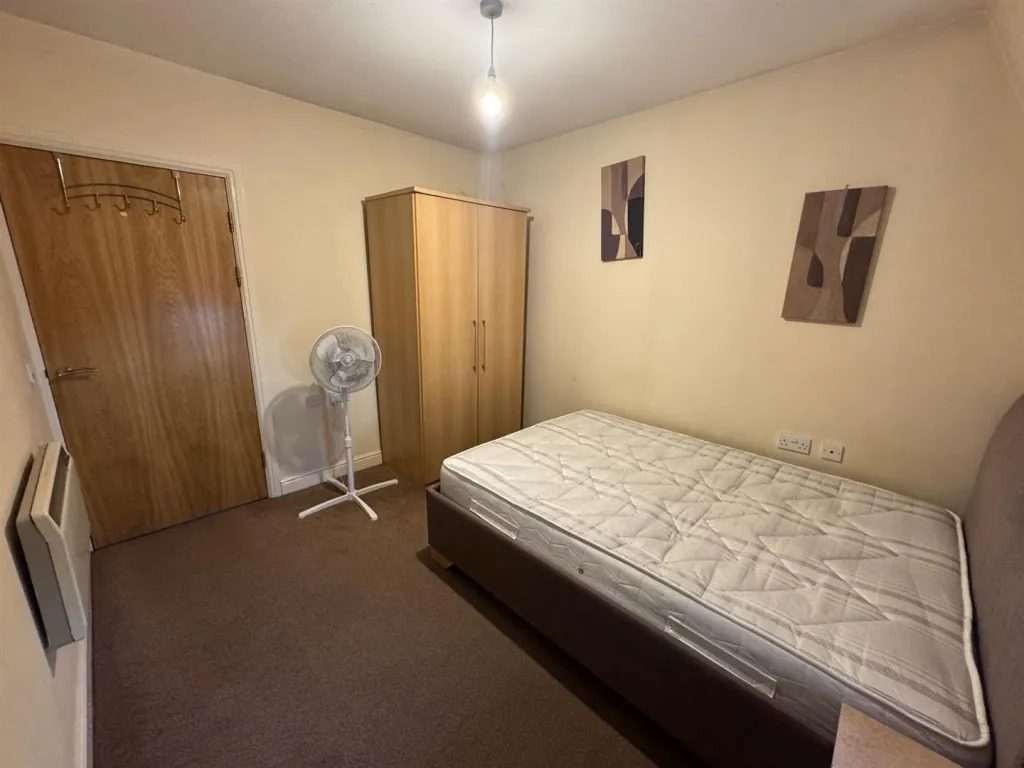 Godwin Street, Bradford, BD1, photo 8