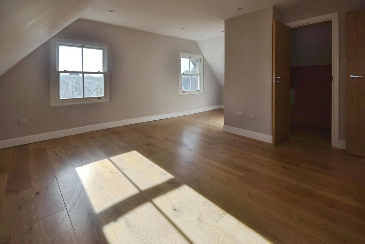 East Park, Southgate, RH10, photo 9