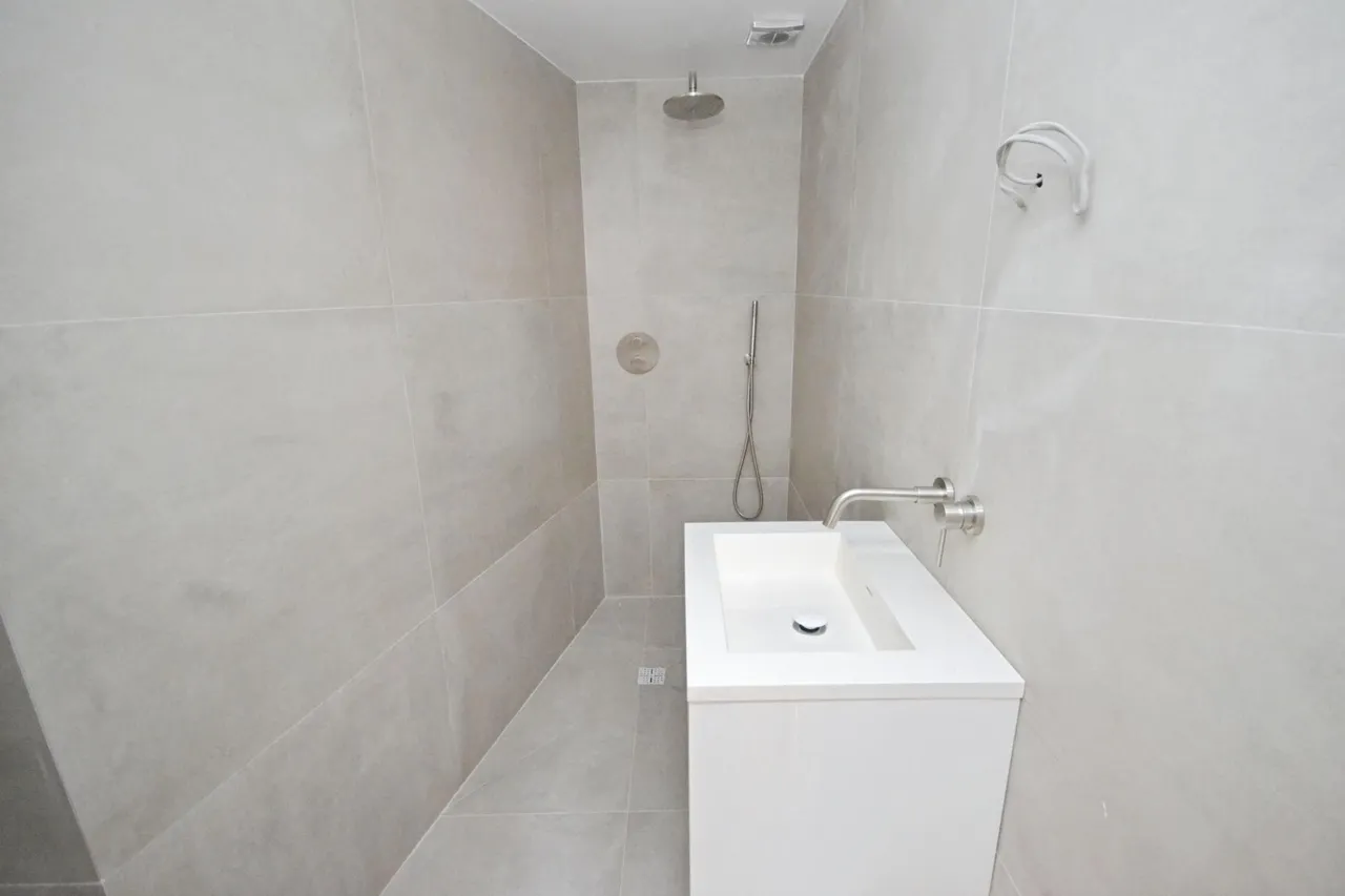 East Park, Southgate, RH10, photo 11