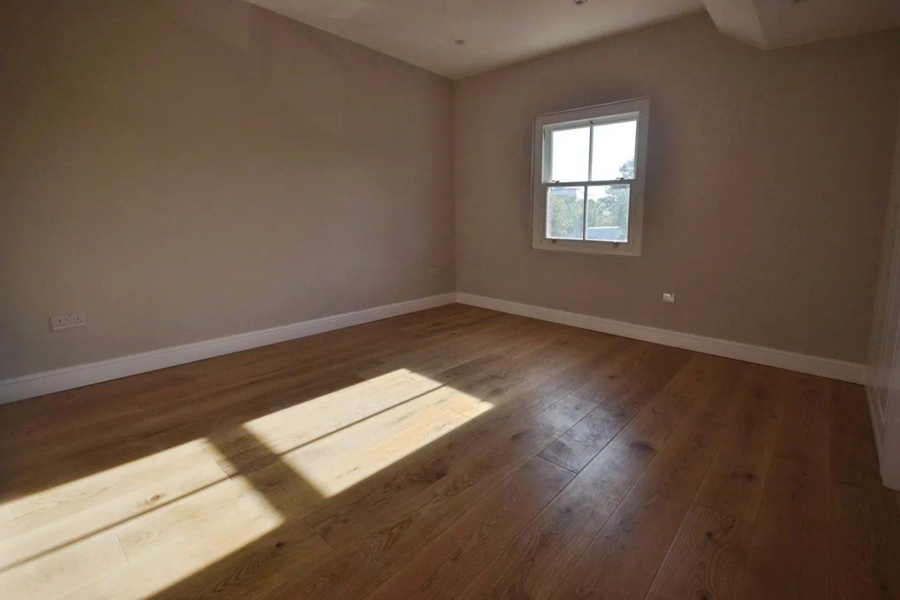 East Park, Southgate, RH10, photo 8