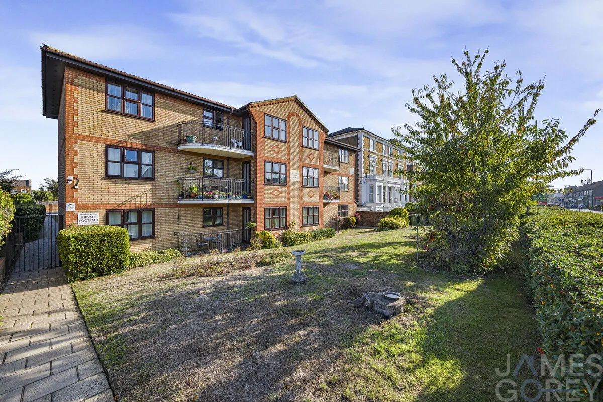 2 bed flat for sale, Crook Log, Bexleyheath, DA6