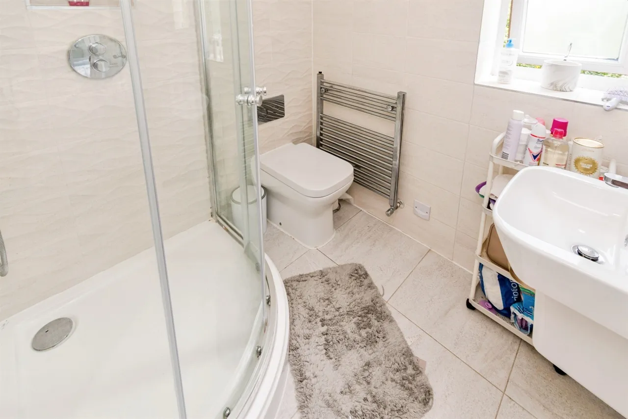 Sundays Hill Close, Hedge End, Southampton, photo 10