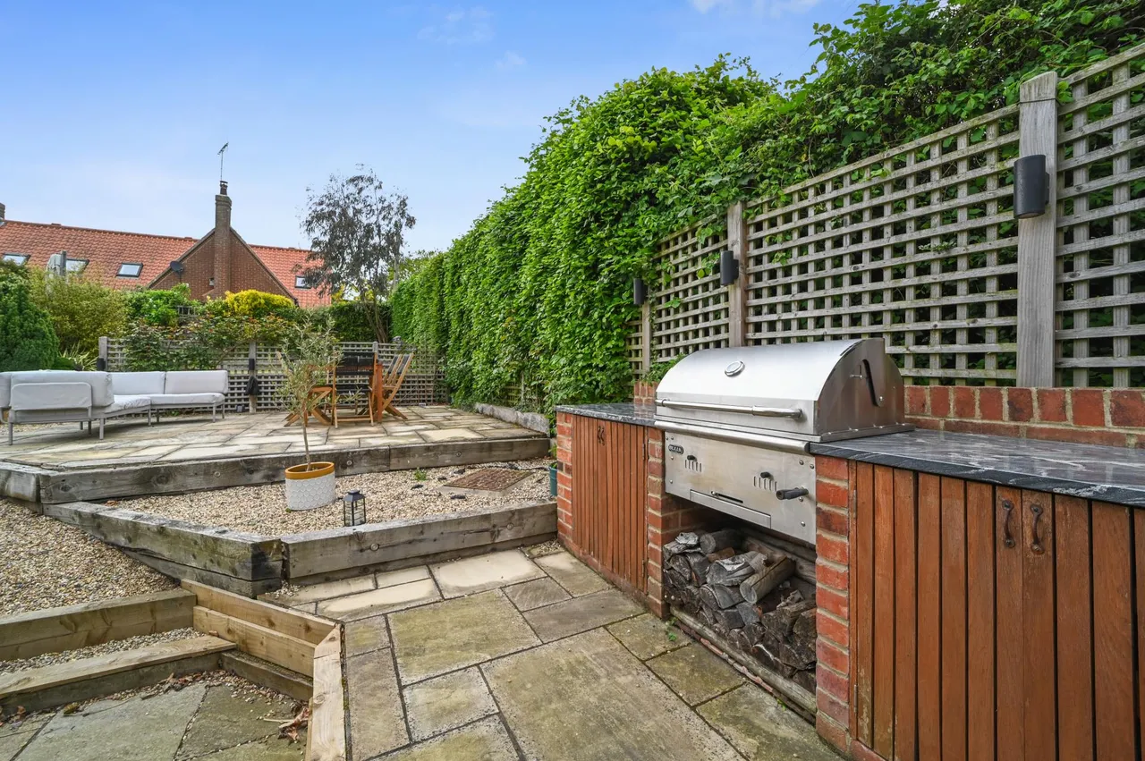 Halstead Road, Fordham, photo 29
