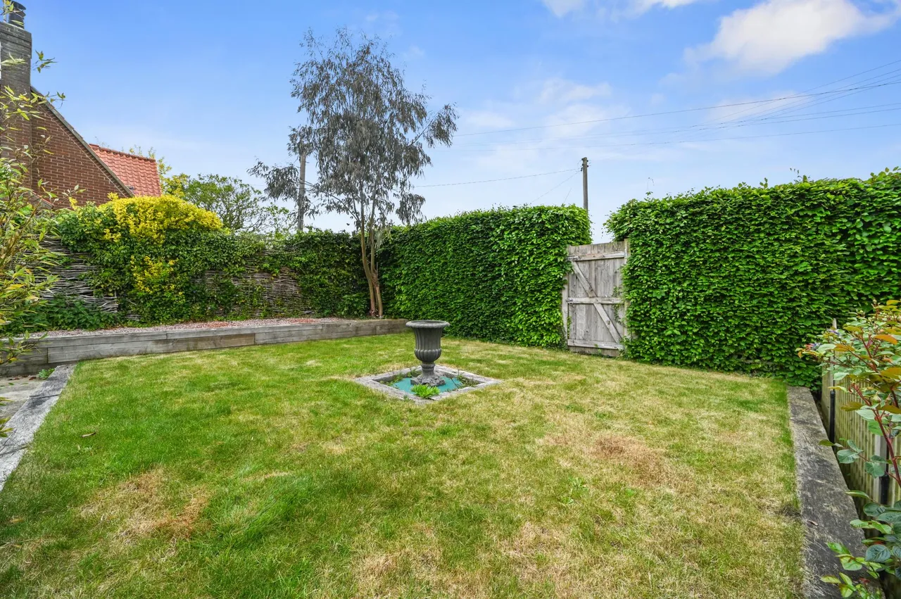 Halstead Road, Fordham, photo 37
