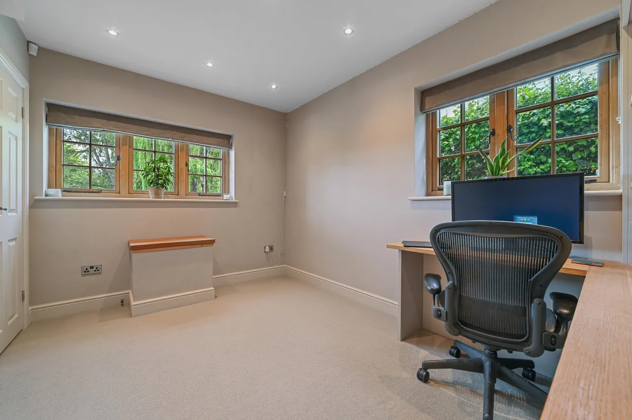 Halstead Road, Fordham, photo 16
