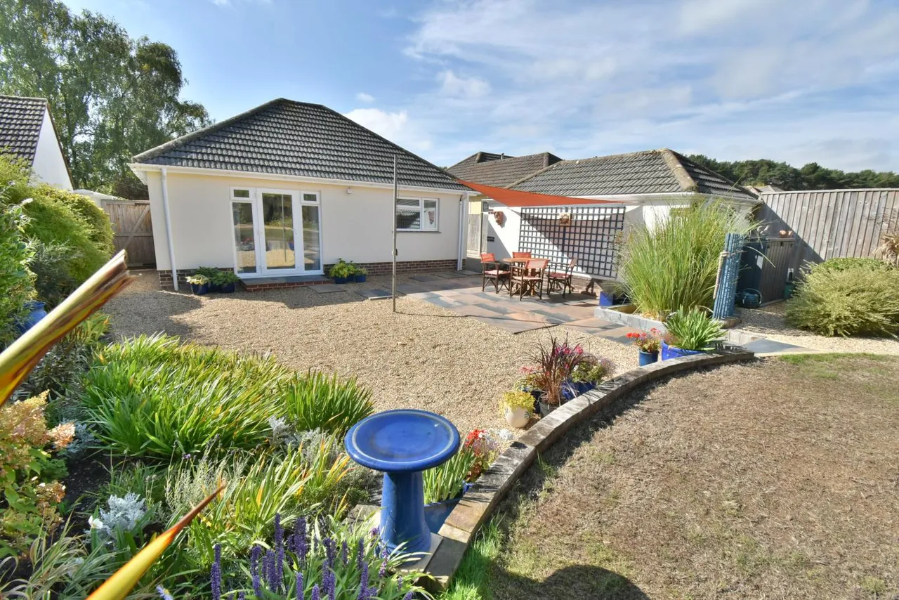 Heathlands Avenue, BH22, photo 24
